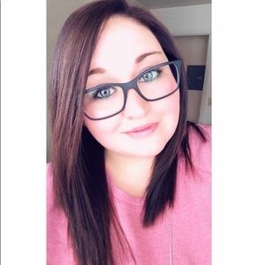 Meet your Posher, Cierra